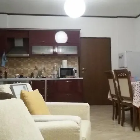 Sweet - فندق مبيت وإفطار Yzberishti